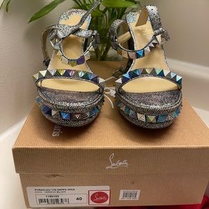 ❌SOLD❌Worn twice, these come with the original box and dust bag.